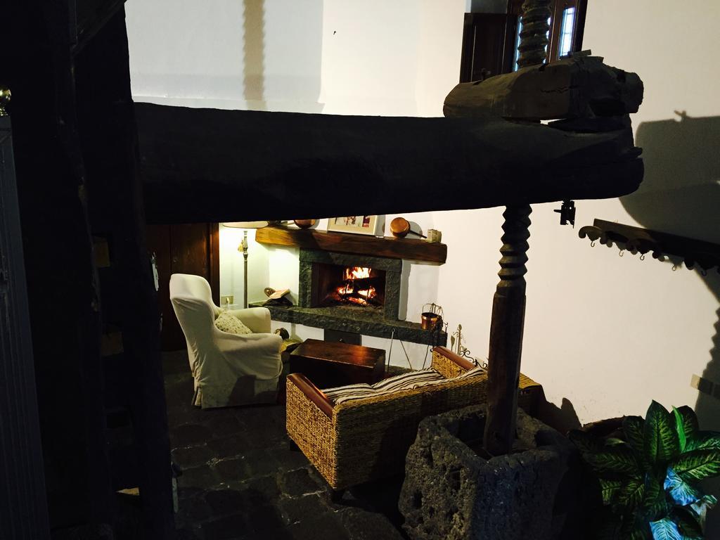 B&B Etna 1703 Бельпассо Екстер'єр фото